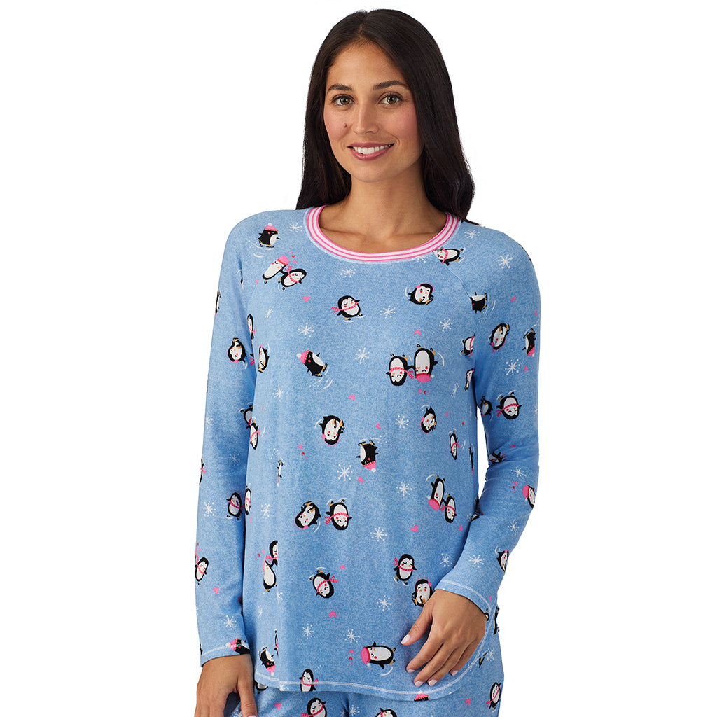 Blue Penguin;Model is wearing size S. She is 5'8.5", Bust 32", Waist 25", Hips 36".@A lady wearing Brushed Sweater Knit Long Sleeve Top with Jogger 2-Pc Pajama Set