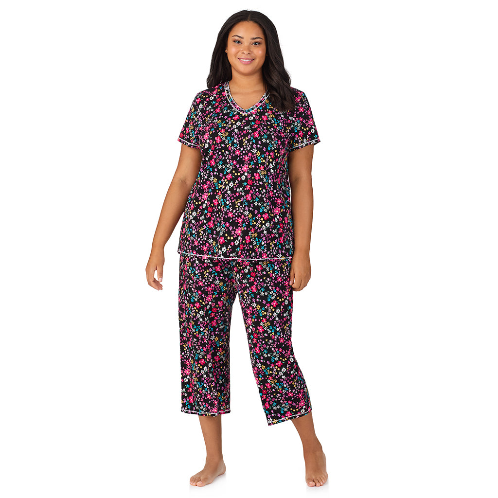 Black Ditsy; Model is wearing size 1X. She is 5'11", Bust 36", Waist 36.5", Hips 47.5". @A lady wearing Cotton-Blend Short Sleeve Top with Cropped Pant 2-Pc Pajama Set PLUS