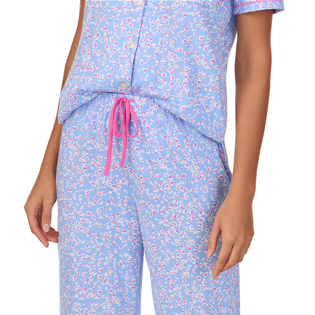 Peri Animal; Model is wearing size S. She is 5’9”, Bust 34”, Waist 23”, Hips 35”. @A lady wearing Cotton-Blend Short Sleeve Notch Collar 2-Pc Pajama Set