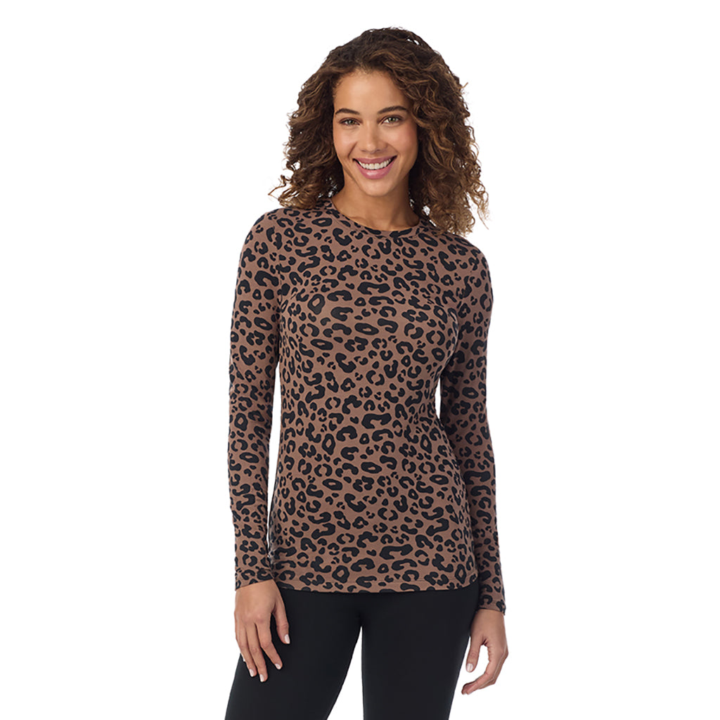 Pecan Animal; Model is wearing size S. She is 5’9”, Bust 34”, Waist 23”, Hips 35”. @A lady wearing pecan animal longsleeve crew.