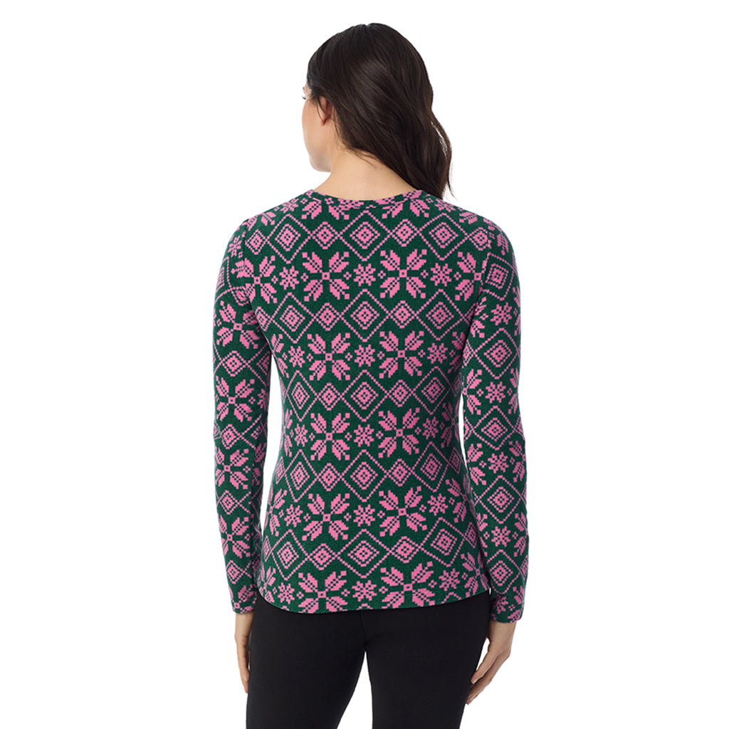 A Lady is wearing a Evergreen Snowflake Fleecewear With Stretch Long Sleeve Crew
