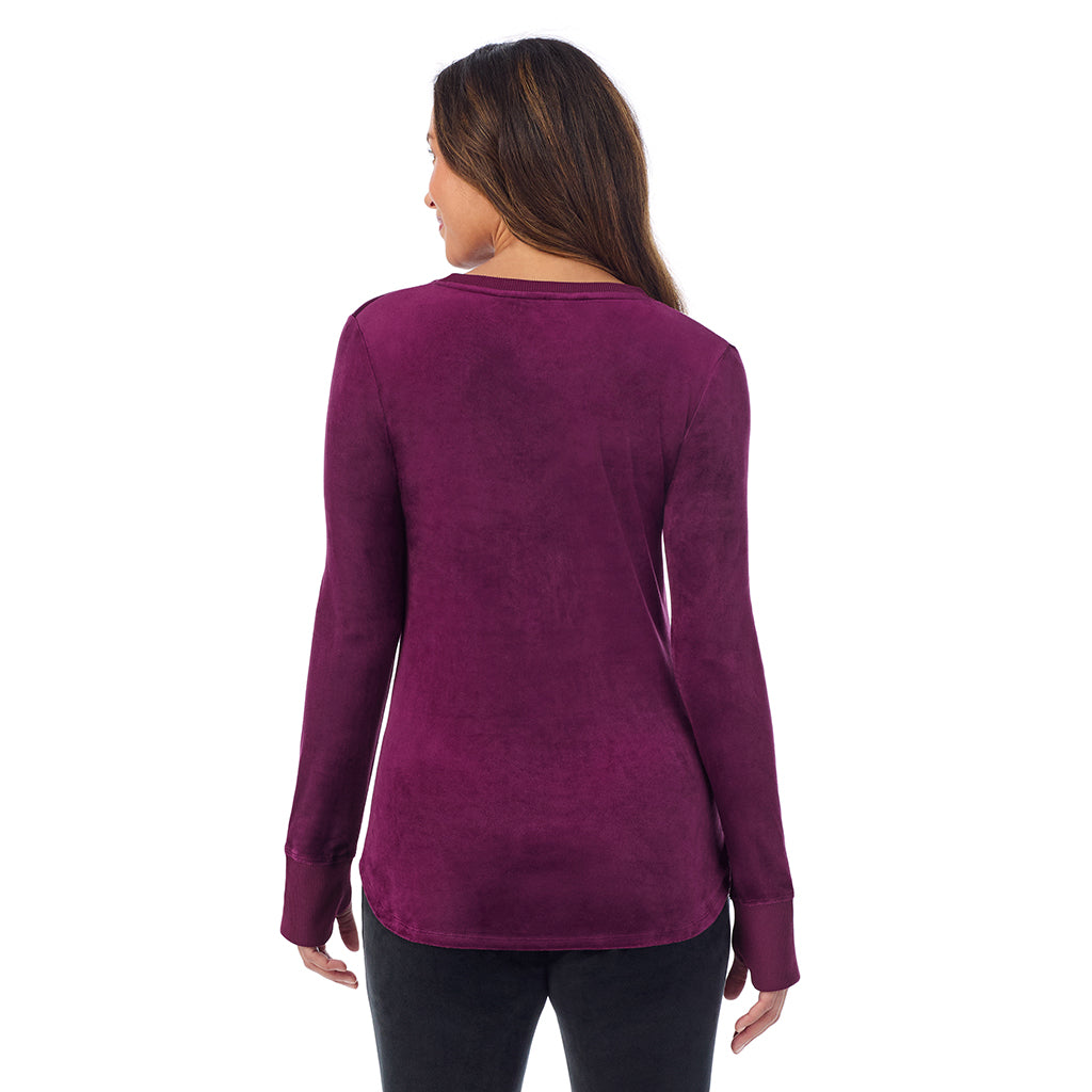 Dark Purple;Model is wearing size S. She is 5'8", Bust 34", Waist 24.5", Hips 35".
@A lady wearing Stretch Velour Long Sleeve V-Neck