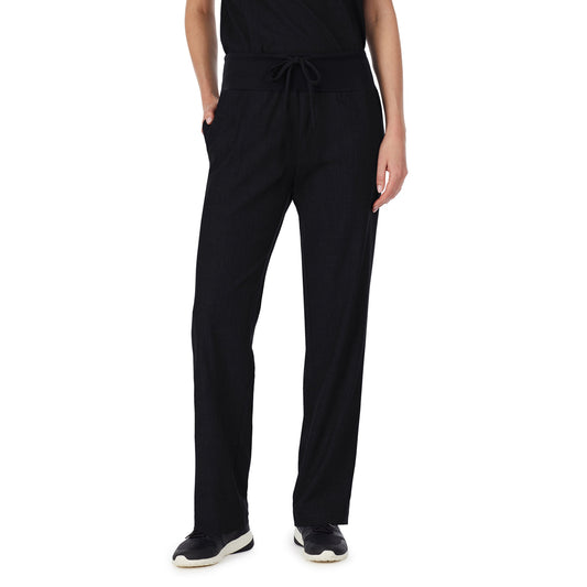 Black;@A lady wearing black scrub classic pant petite.