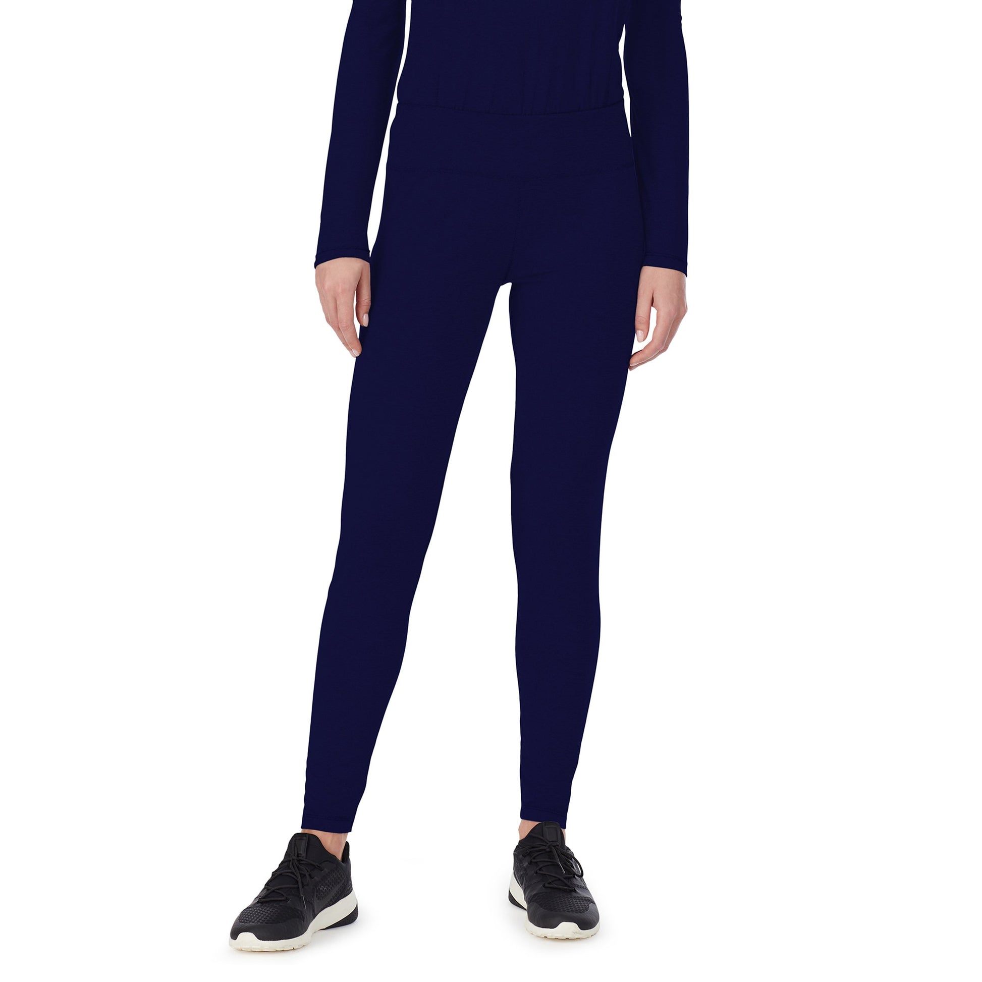 A lady wearing navy underscrub legging.