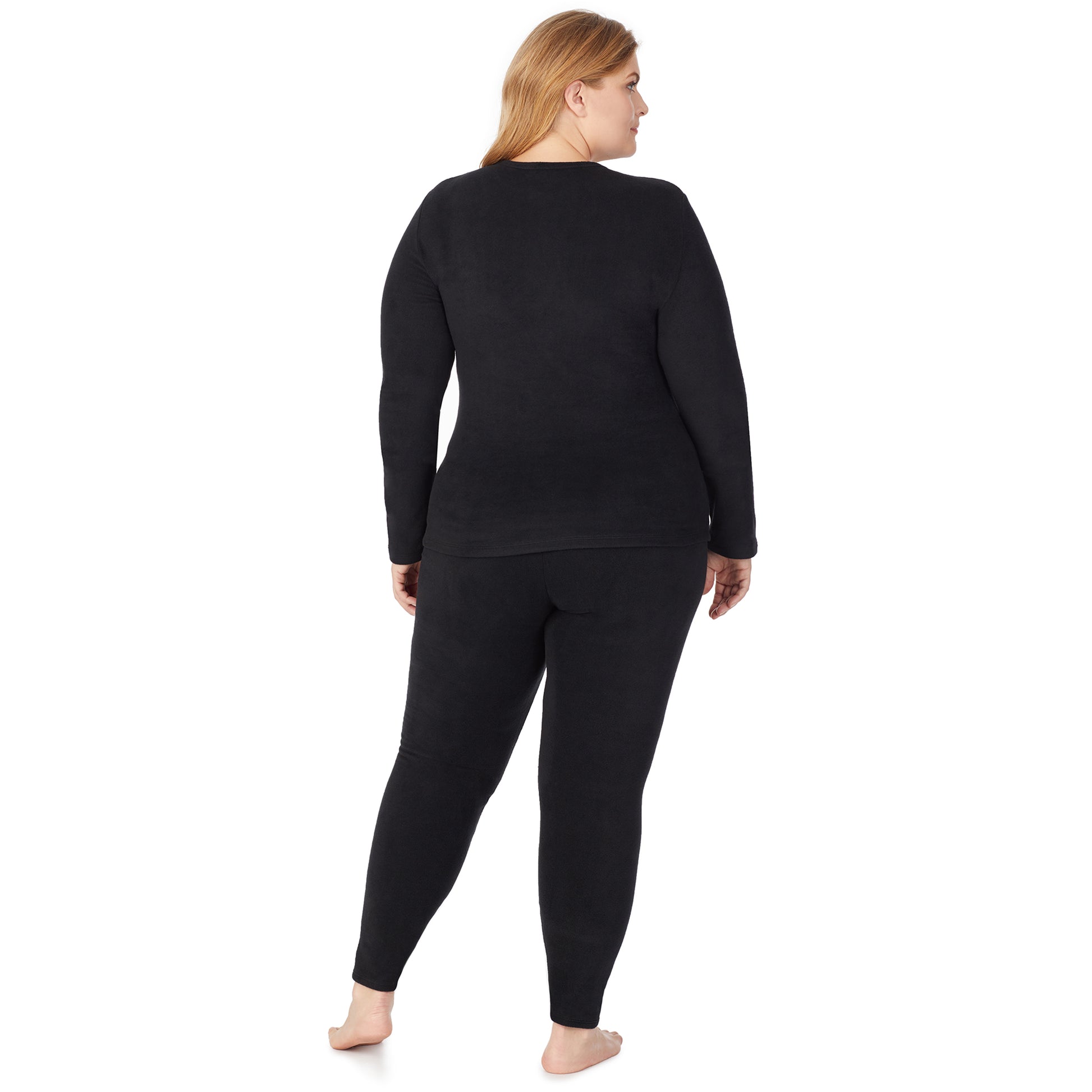 a lady wearing black legging