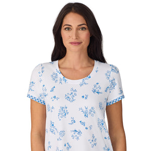 A lady wearing Cotton-Blend Short Sleeve Top with Cropped Pant 2-Pc Pajama Set in Rabbit