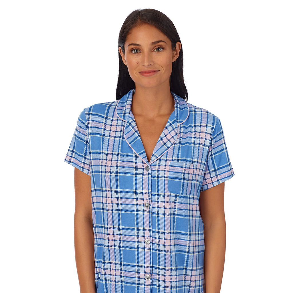   Blue Pink Plaid;Model is wearing size S. She is 5'8.5", Bust 32", Waist 25", Hips 36".@A lady wearing   Blue Pink Plaid Short Sleeve Notch Pajama Set