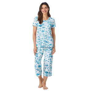  A lady wearing Cotton-Blend Short Sleeve Top and Cropped Pant Pajama Set in Fish posing front view pose