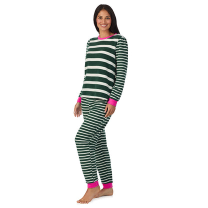 A lady wearing Cuddl Duds x Jennifer Lake Fleece with Stretch Long Sleeve Top with Jogger PJ Set 