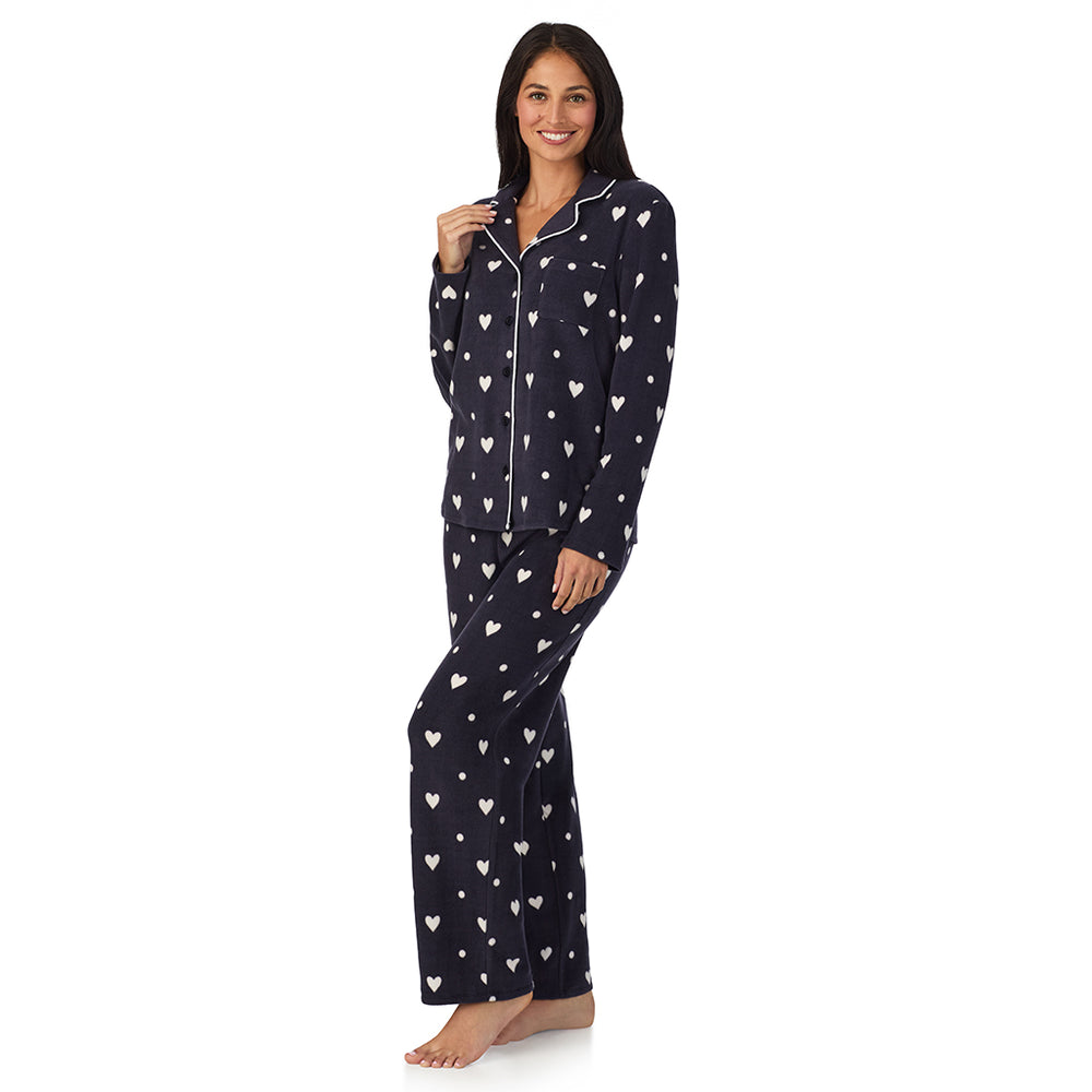 A lady wearing Cuddl Duds x Jennifer Lake Fleece with Stretch Long Sleeve Notch Collar Top with Pant Pajamas