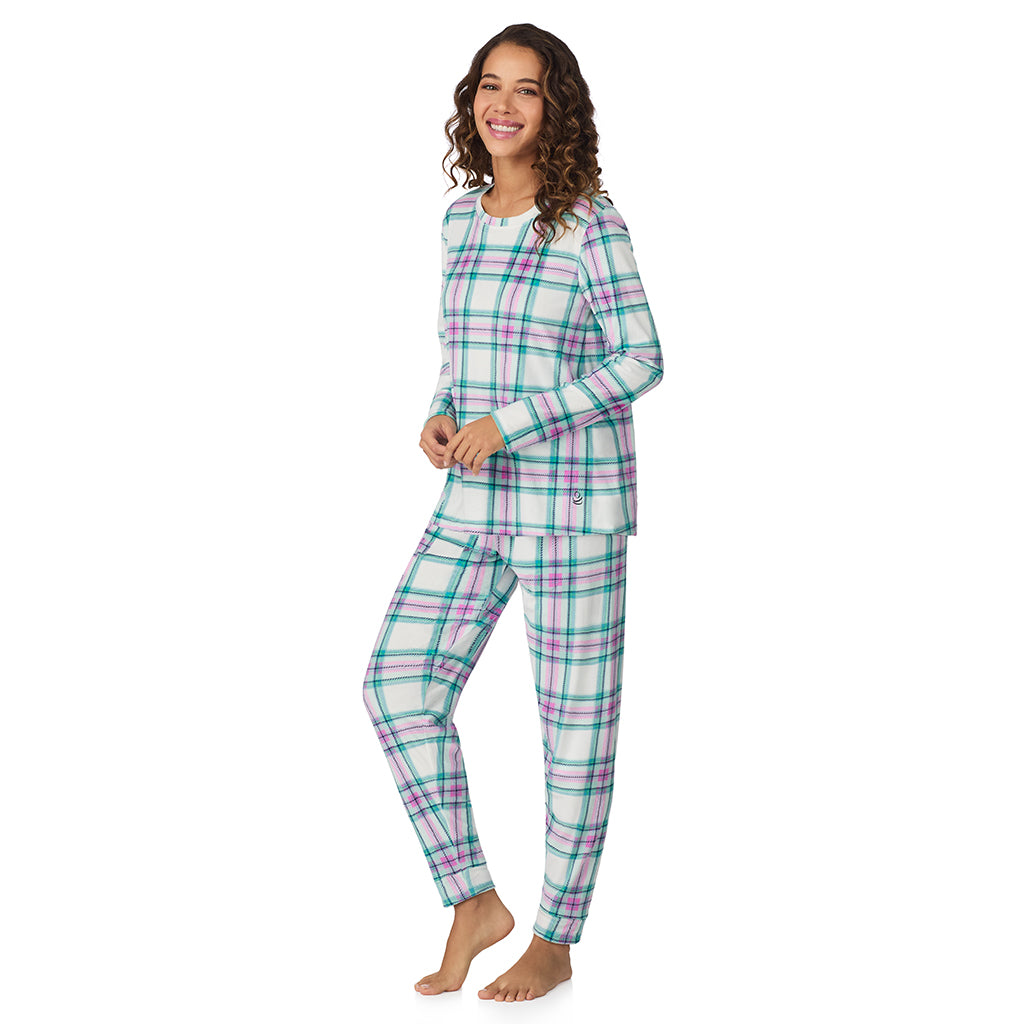 White Multi Plaid;Model is wearing size S. She is 5’9”, Bust 34”, Waist 23”, Hips 35”.@A lady wearing White Multi Plaid Silky Velour Long Sleeve Pullover with Jogger 2-Pc Pajama Set