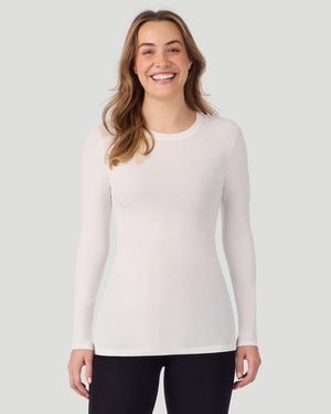A lady wearing Softwear With Stretch High Waist Legging in Bordeaux posing in a front view position