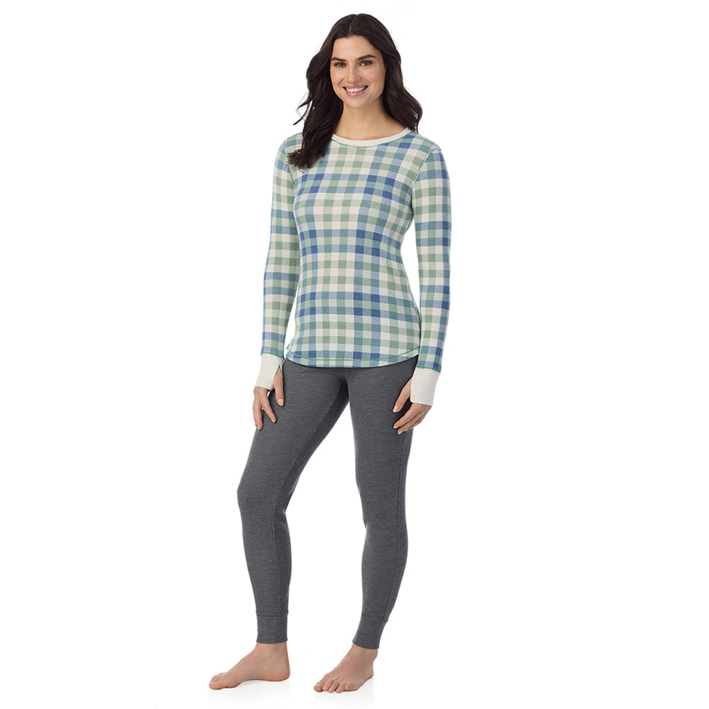 Green Buffalo; Model is wearing a size S. She is 5’9”, Bust 34”, Waist 25”, Hips 36”@ A Lady is wearing Green Buffalo Cozy Stretch Thermal Long Sleeve Crew