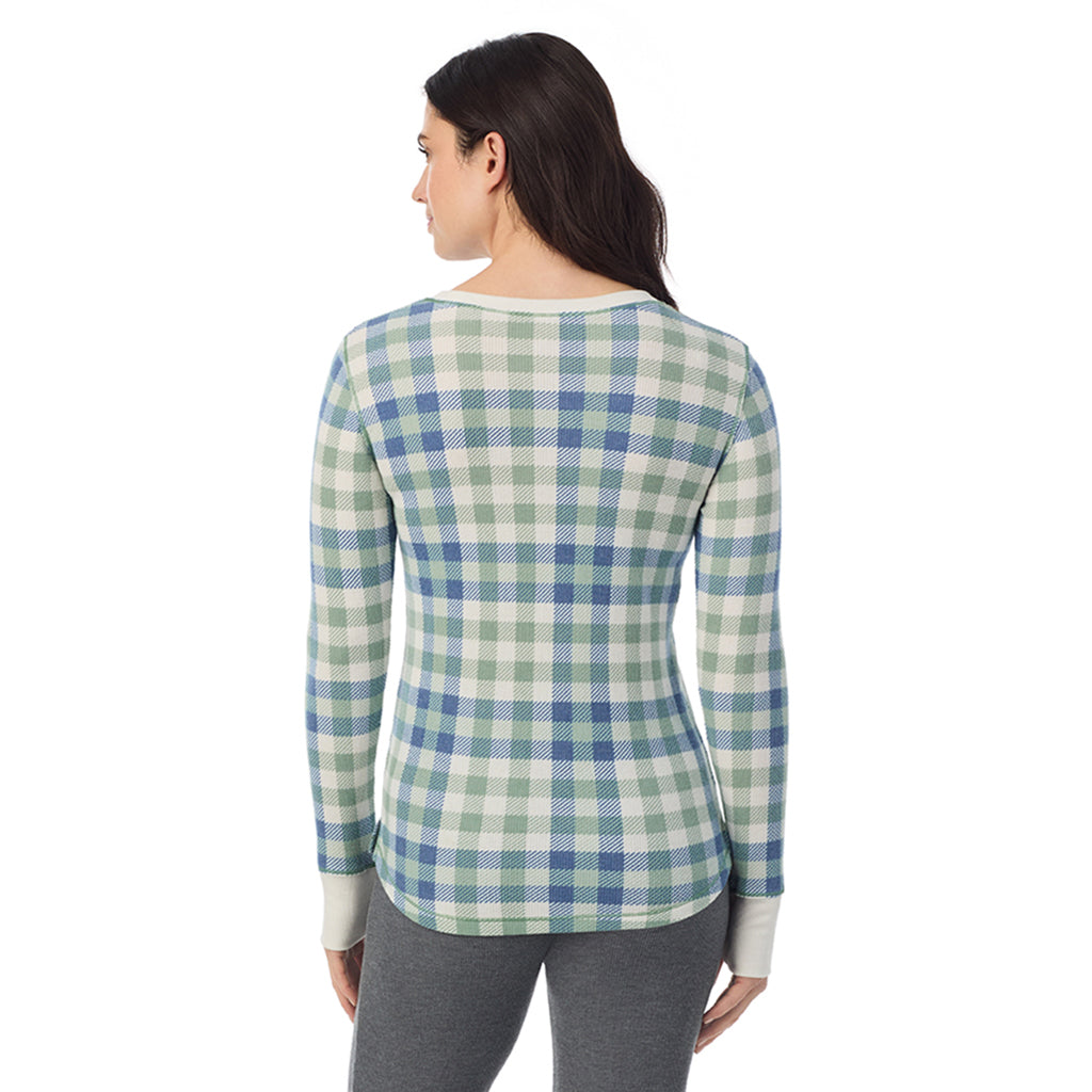  A Lady is wearing Green Buffalo Cozy Stretch Thermal Long Sleeve Crew