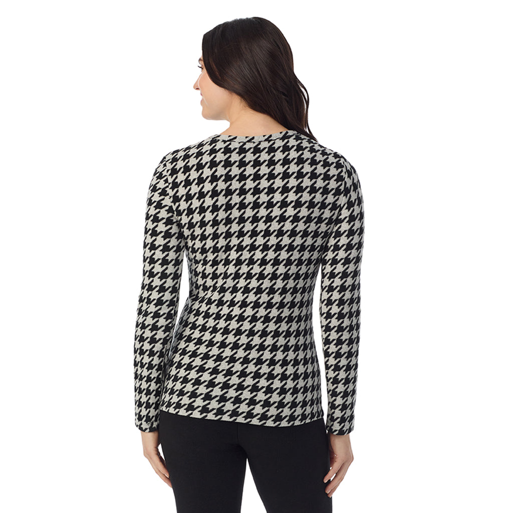 Lt Grey Heather Houndstooth; Model is wearing a size S. She is 5’9”, Bust 34”, Waist 25”, Hips 36”@ A Lady is wearing a Lt Grey Heather Houndstooth Fleecewear With Stretch Long Sleeve Crew