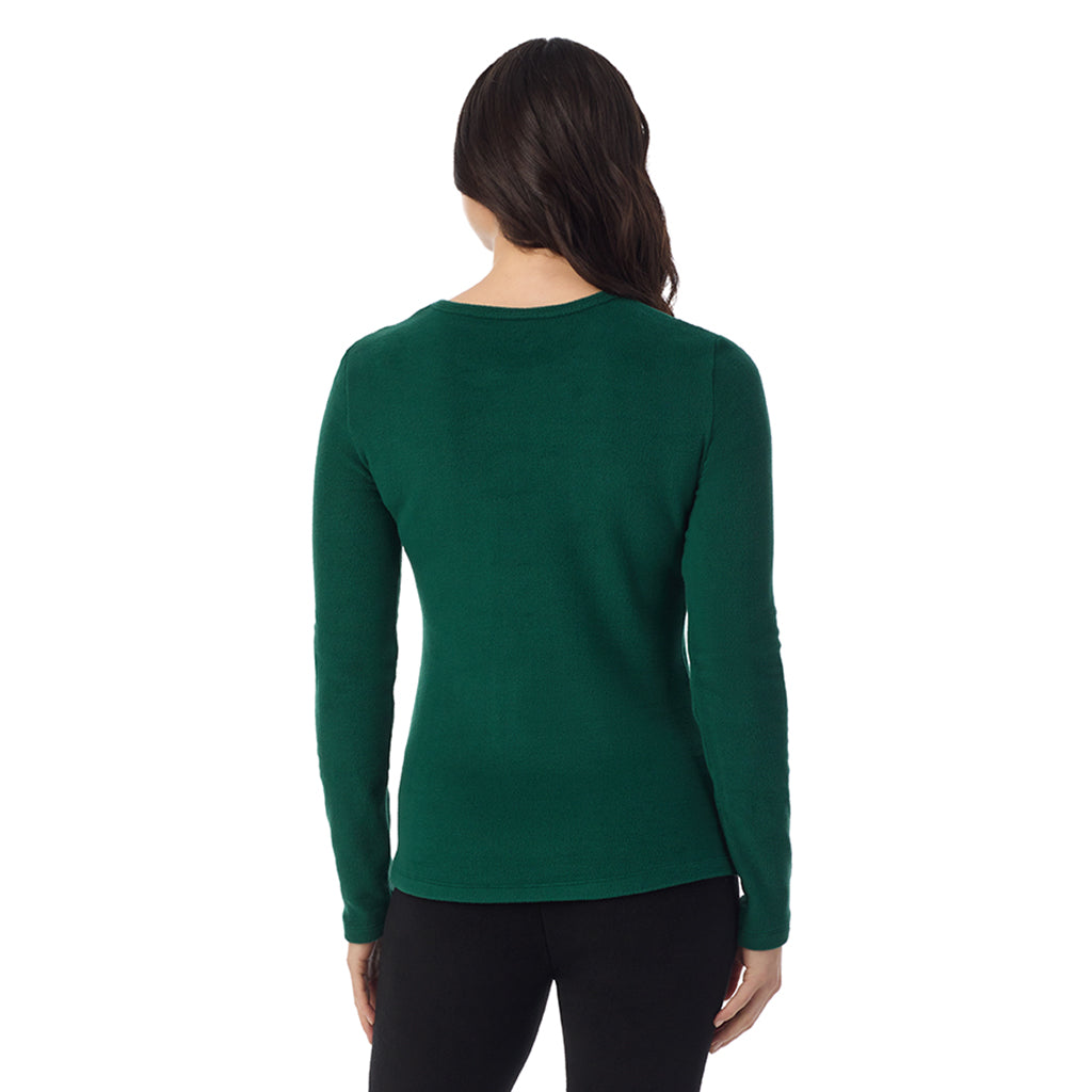 Evergreen; Model is wearing a size S. She is 5’9”, Bust 34”, Waist 25”, Hips 36”@ A Lady is wearing a Evergreen Fleecewear With Stretch Long Sleeve Crew