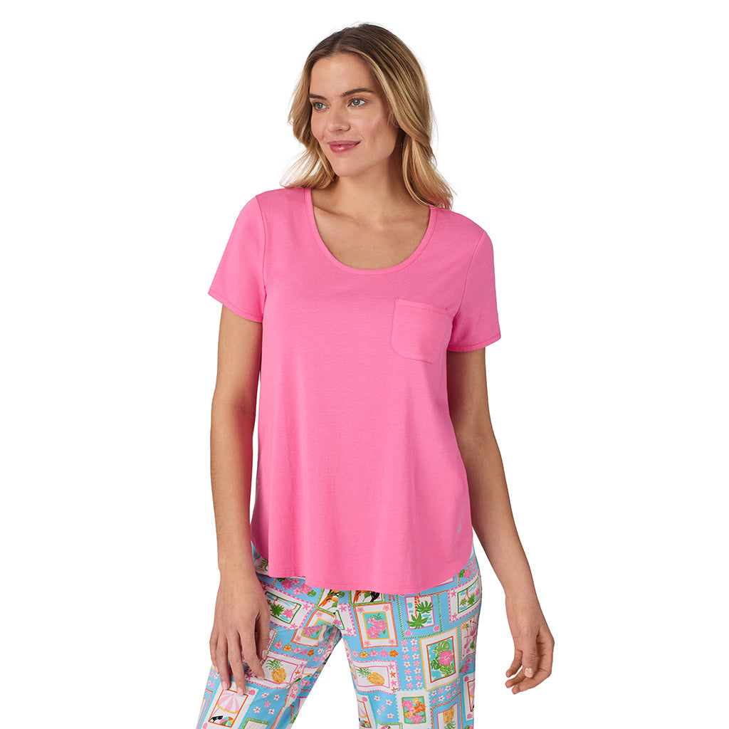 Summer Frame;Model is wearing size S. She is 5’10”, Bust 34”, Waist 26", Hips 38”. @ A lady wearing pink short sleeve top with cropped pant pajama set with summer frames print