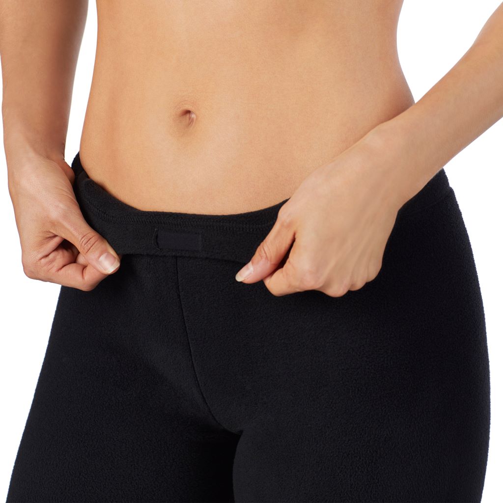 A lady wearing fleecewear with stretch legging