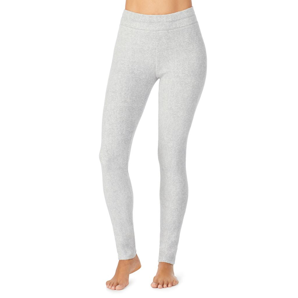 A lady wearing fleecewear with stretch legging