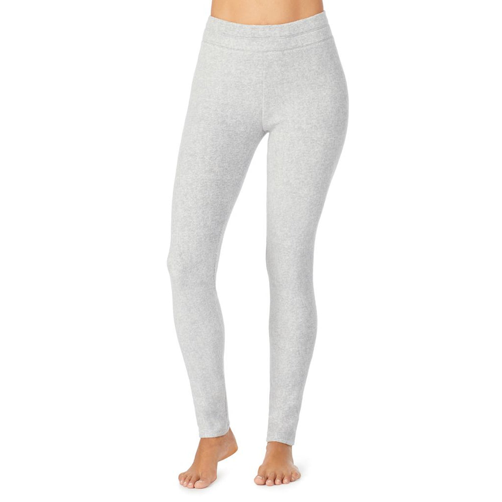 A lady wearing fleecewear with stretch legging