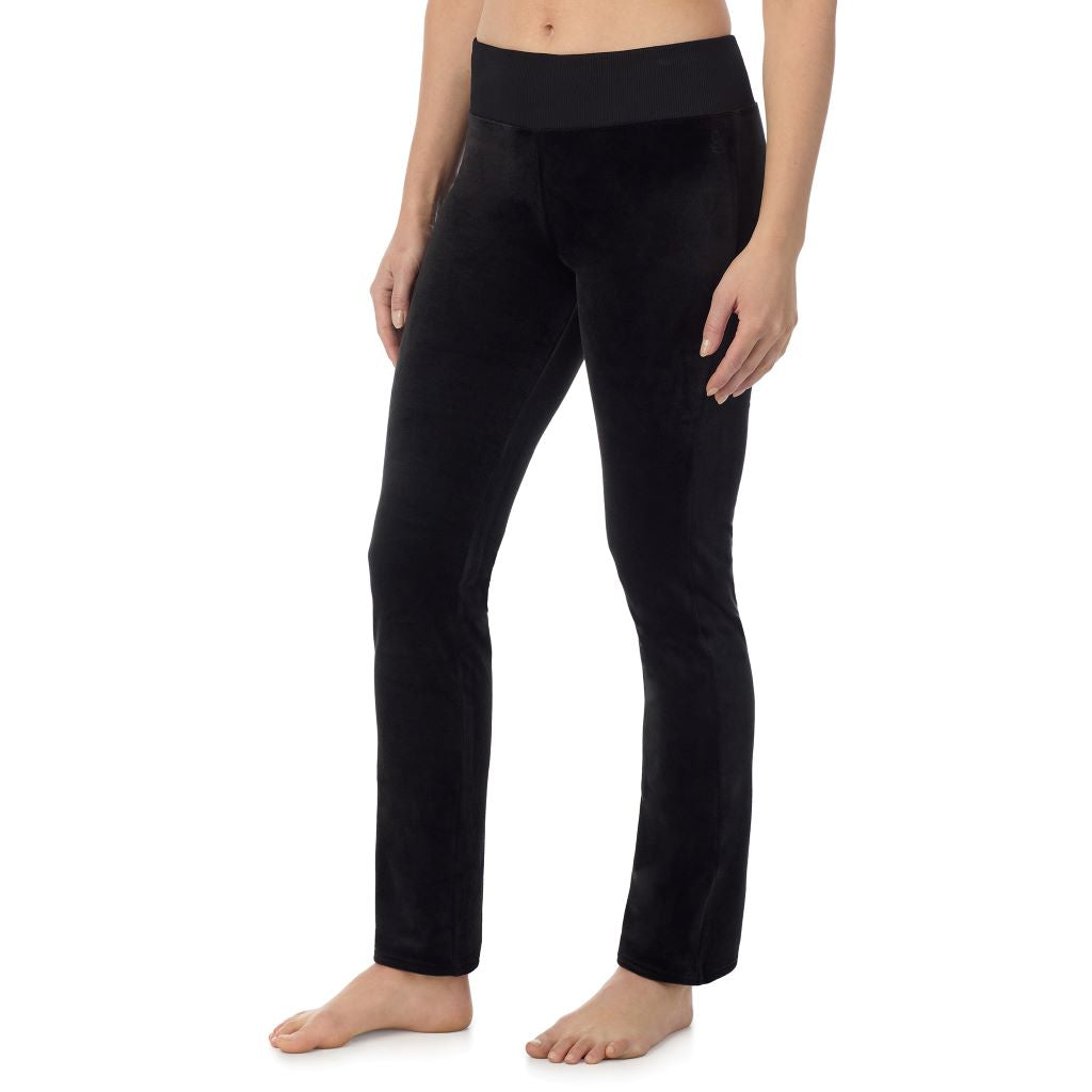 Black;Model is wearing size S. She is 5’9”, Bust 34”, Waist 25”, Hips 36”
@A lady wearing Stretch Velour Boot Cut Legging
