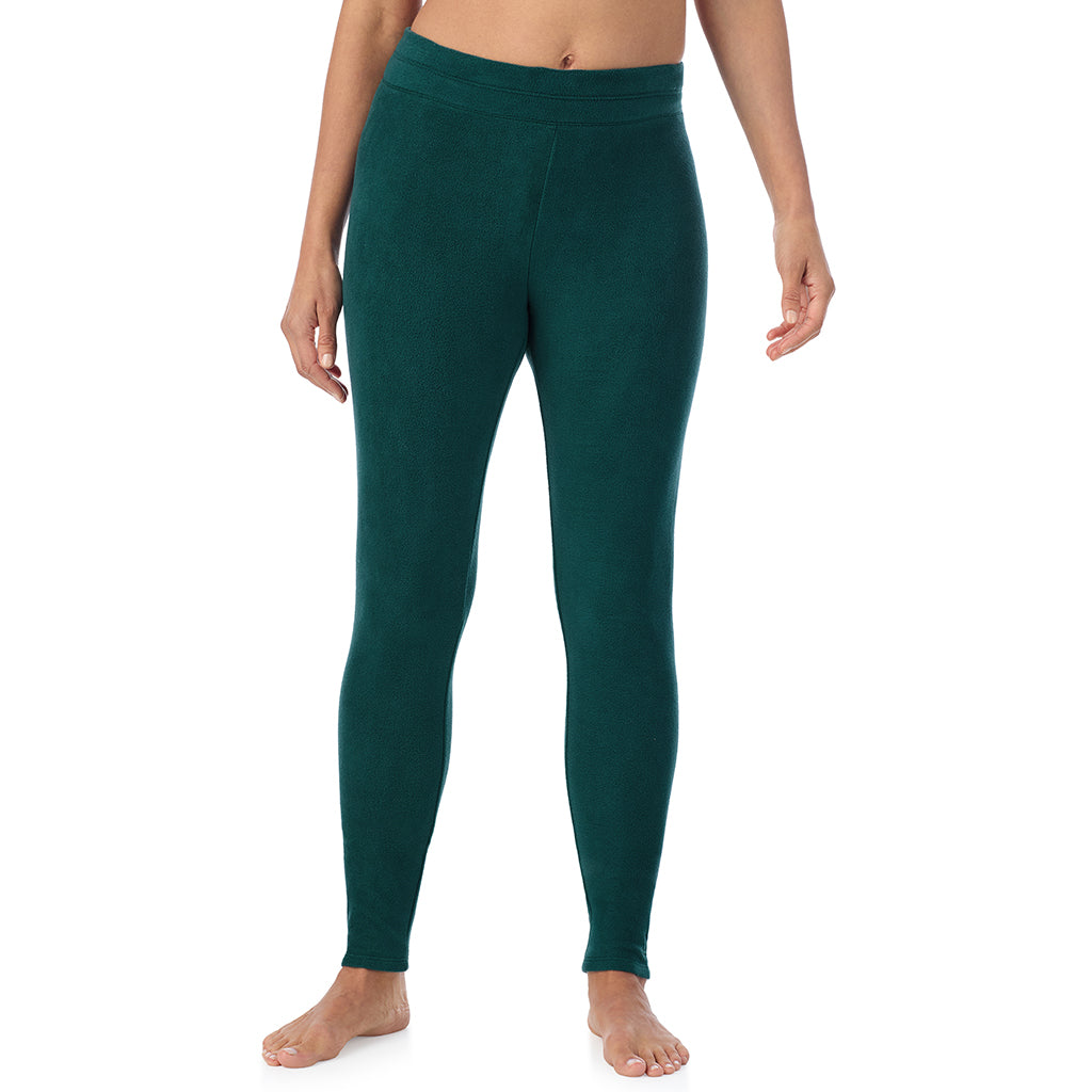 A lady wearing fleecewear with stretch legging