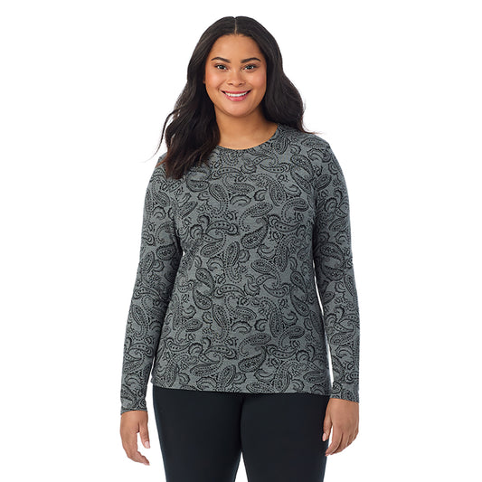 A lady wearing a charcoal heather paisley long sleeve crew plus.