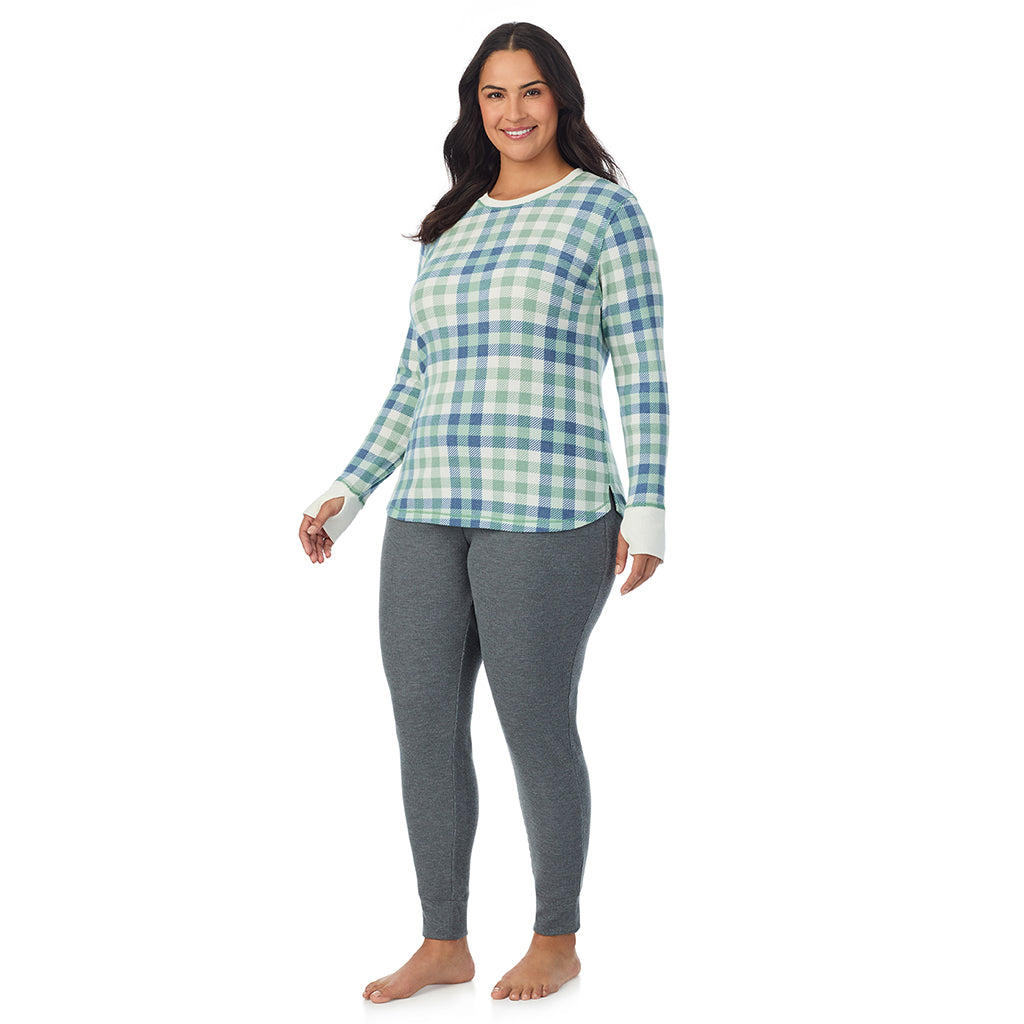 Green Buffalo; Model is wearing size 1X. She is 5'10", Bust 40", Waist 33", Hips 47"@ A Lady is wearing Green Buffalo Cozy Stretch Thermal Long Sleeve Crew PLUS