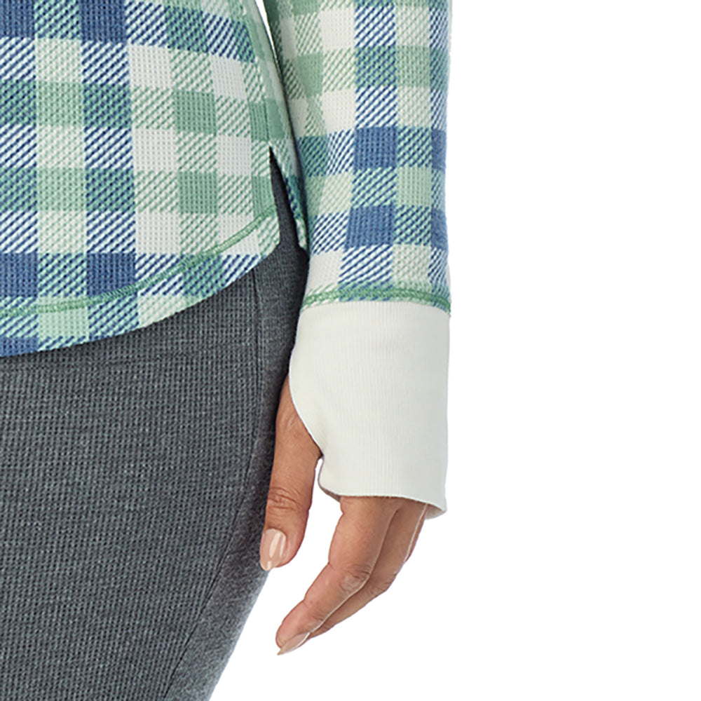 A Lady is wearing Green Buffalo Cozy Stretch Thermal Long Sleeve Crew PLUS