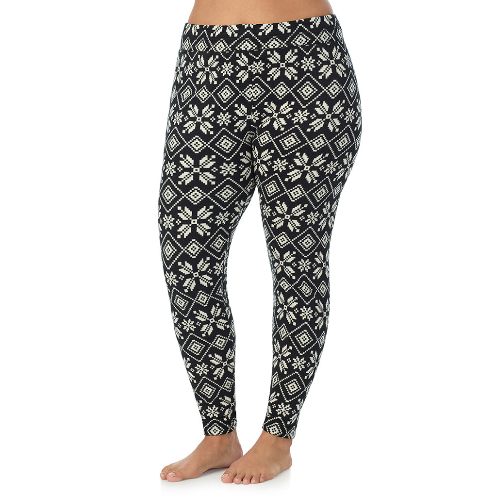  A Lady is wearing Black White Snowflake Fleecewear With Stretch Legging PLUS !94% Recycled Polyester, 6% Spandex !