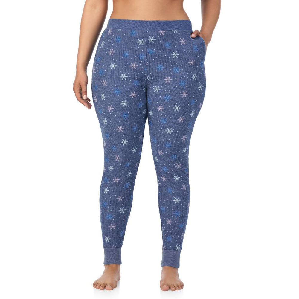 A Lady is wearing a Cozy Stretch Thermal Legging PLUS