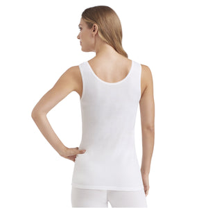 A lady wearing ivory softech venice lace detail cami.