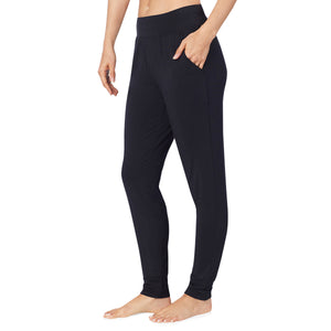 A lady wearing a black jogger.