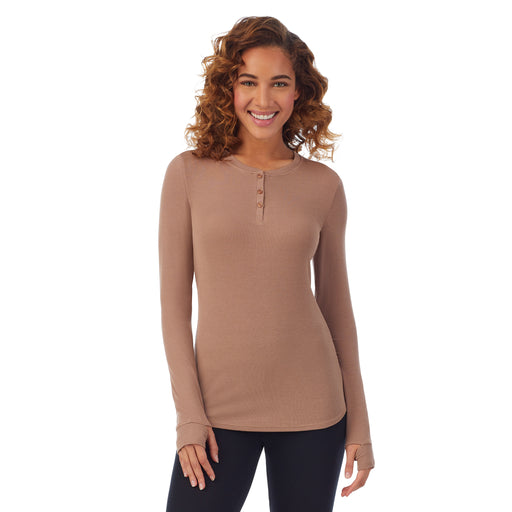 Walnut Taupe; Model is wearing size S. She is 5’9”, Bust 34”, Waist 23”, Hips 35”. @A lady wearing a walnut taupe ribbed long sleeve henley.