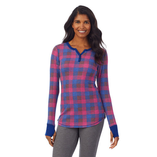 Grape Blue Buffalo Check; 'Model is wearing size S. She is 5’10”, Bust 34”, Waist 24”, Hips 34”. @A lady wearing a grape blue buffalo check long sleeve split V-Neck.