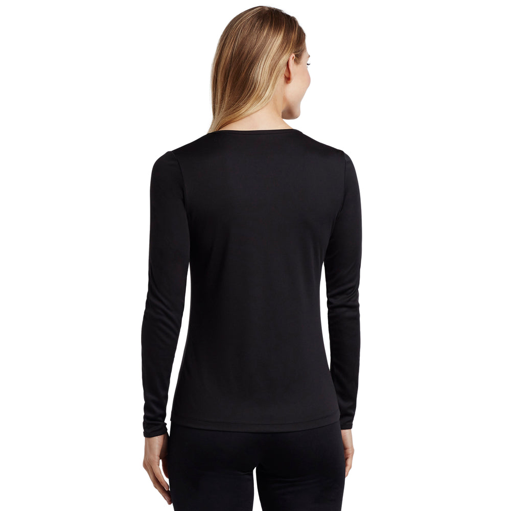 upper body of A lady wearing black long sleeve crew top