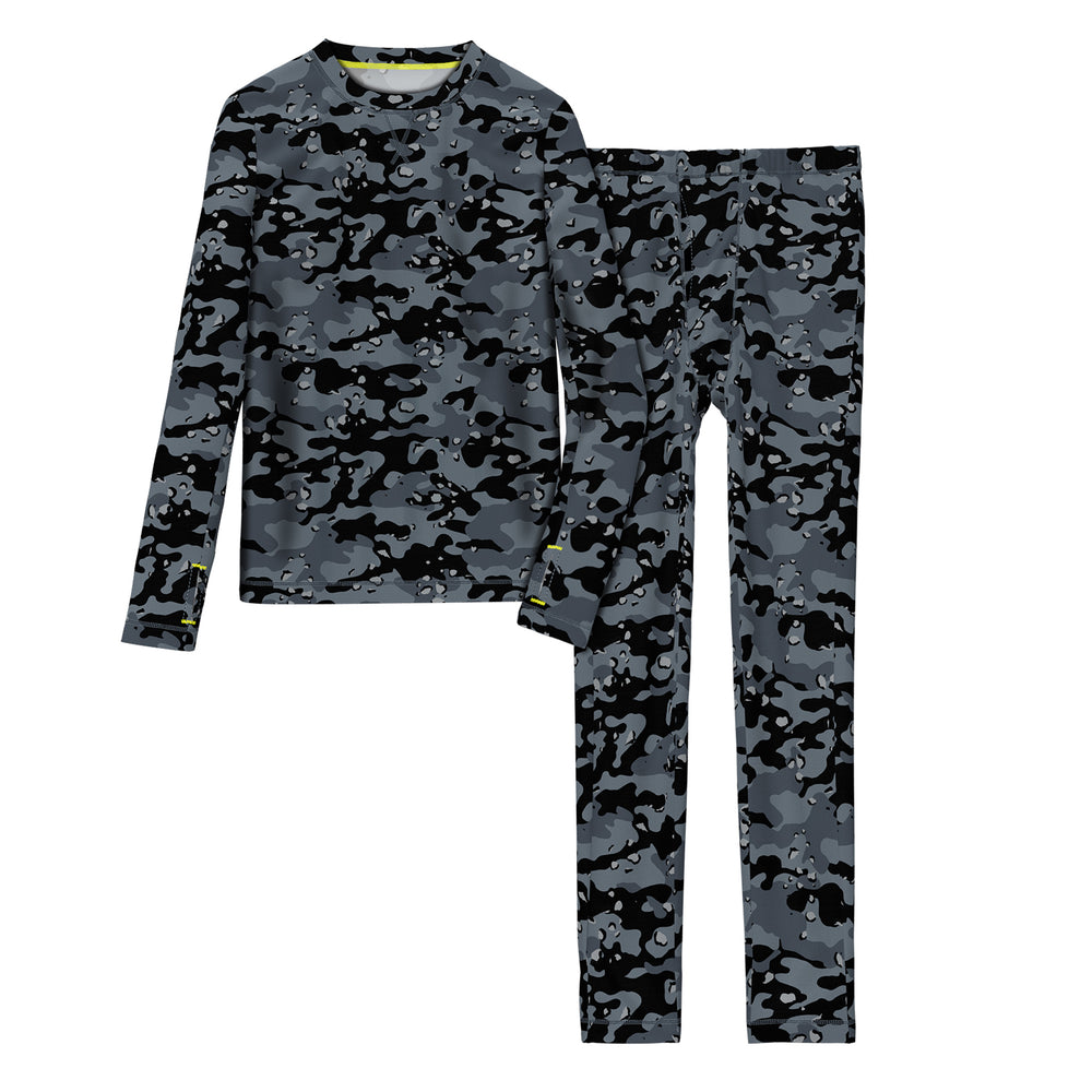 A black camo long sleeve crew t-shirt and pant set