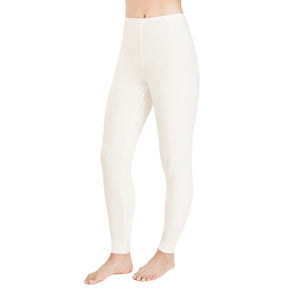 A lady wearing Softwear Legging in Ivory  