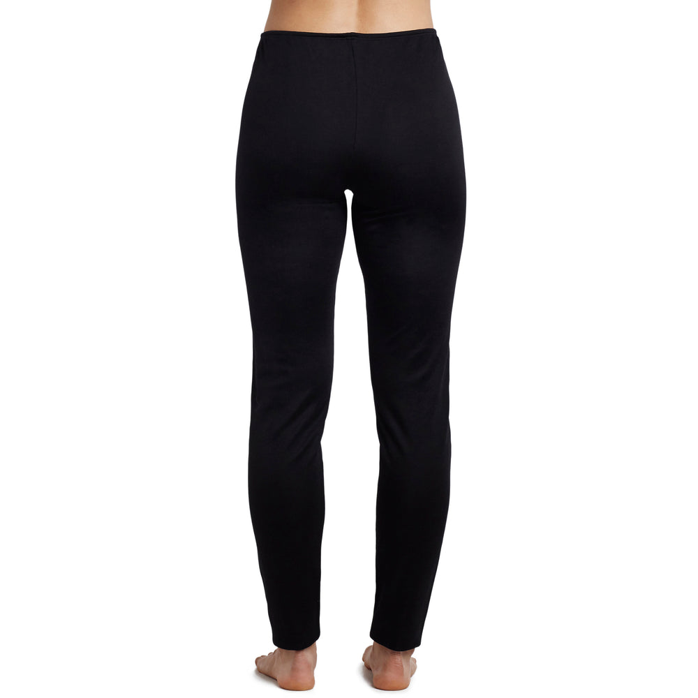 lower body of a model wearing black legging