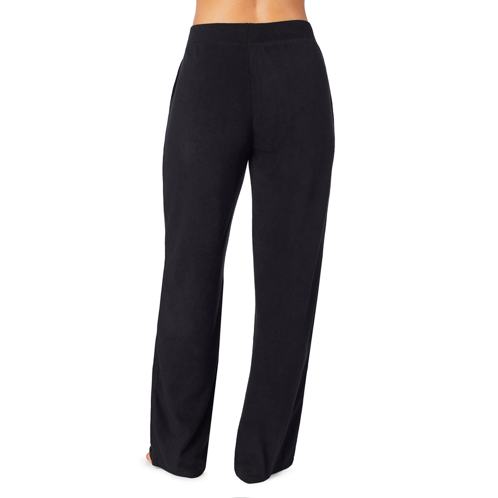 A lady wearing Fleecewear With Stretch Lounge Pant in Black back view back view