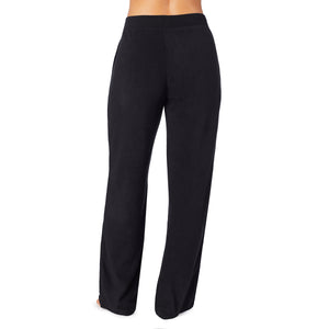 A lady wearing Fleecewear With Stretch Lounge Pant in Black back view back view