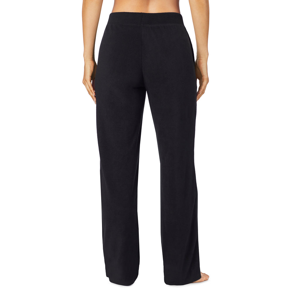 A lady wearing Fleecewear With Stretch Lounge Pant in Black back view back view